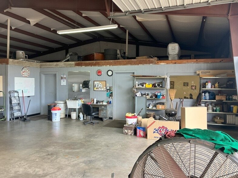 More Photos Of 24862 Loop 494, Porter Auto Repair For Sale