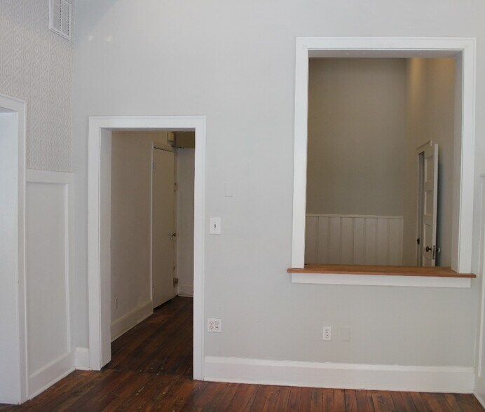 More Photos Of 318 Wyndhurst Ave, Baltimore Storefront Retail Office For Lease