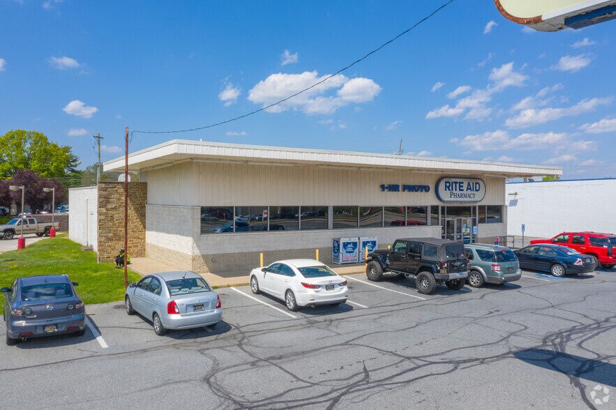 Primary Photo Of 3209 Kirkwood Hwy, Wilmington Drugstore For Lease