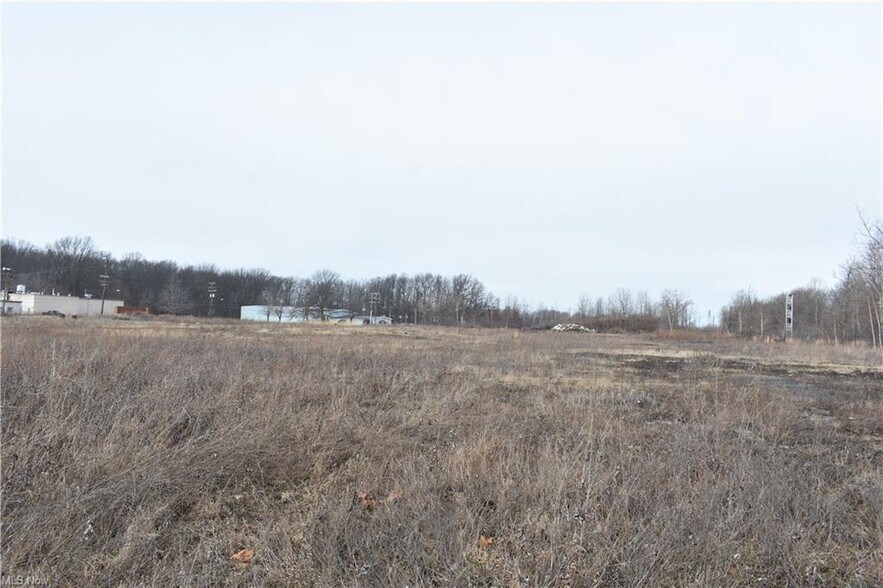 More Photos Of 1015 30th St, Ashtabula Distribution For Sale