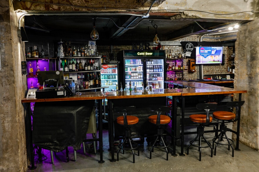 More Photos Of 210 Hale St, Charleston Office For Sale