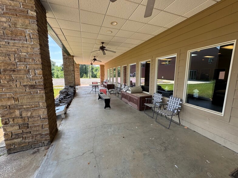 More Photos Of 2130 Country Club Rd, Palestine Golf Course Driving Range For Sale