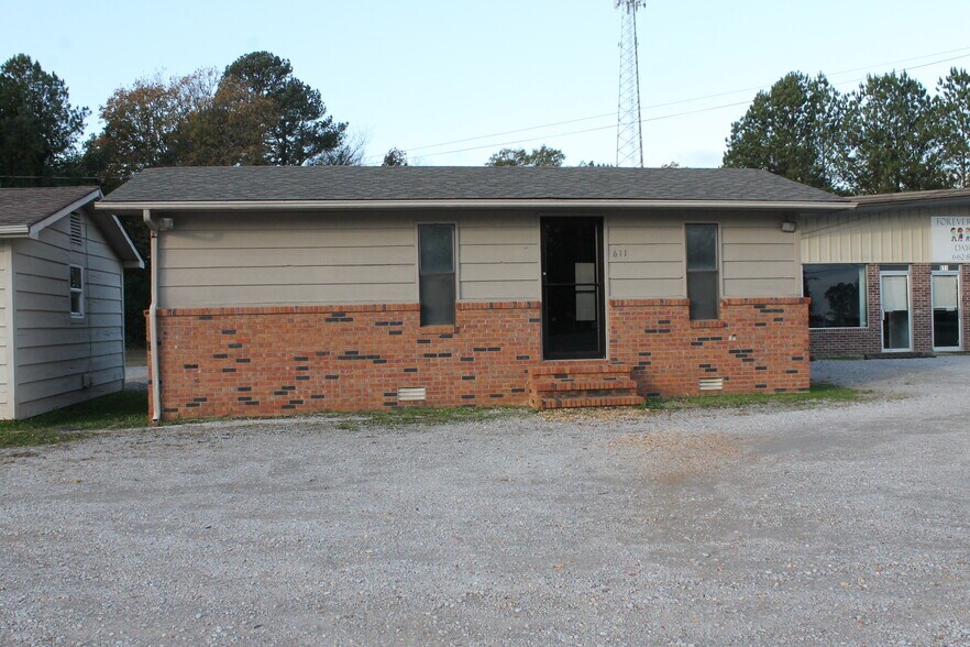 More Photos Of 619 Constitution Dr, Iuka Office Residential For Sale