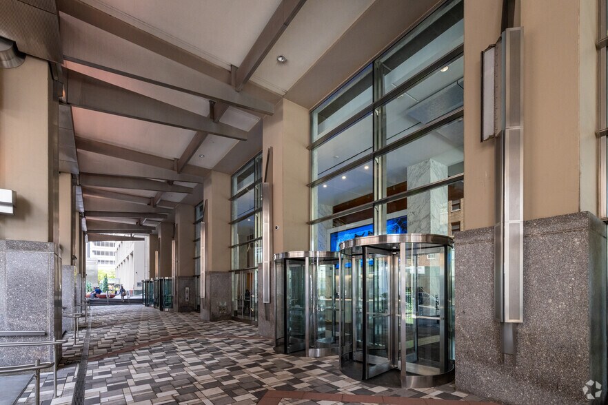 More Photos Of 55 Water St, New York Office For Lease