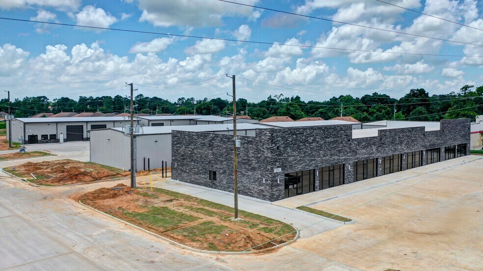 More Photos Of 12261 Hwy 75 N, Willis Unknown For Lease