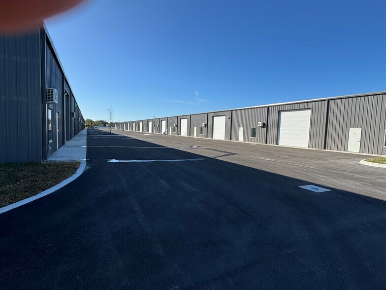 Primary Photo Of 4900 Dundee Rd, Winter Haven Light Manufacturing For Lease