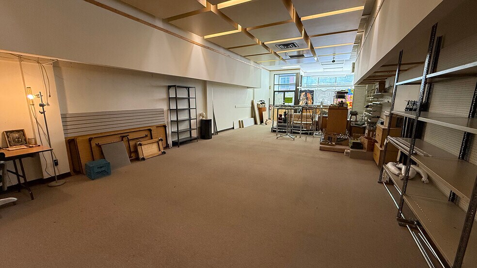 More Photos Of 319-321 Portage Ave, Winnipeg General Retail For Sale