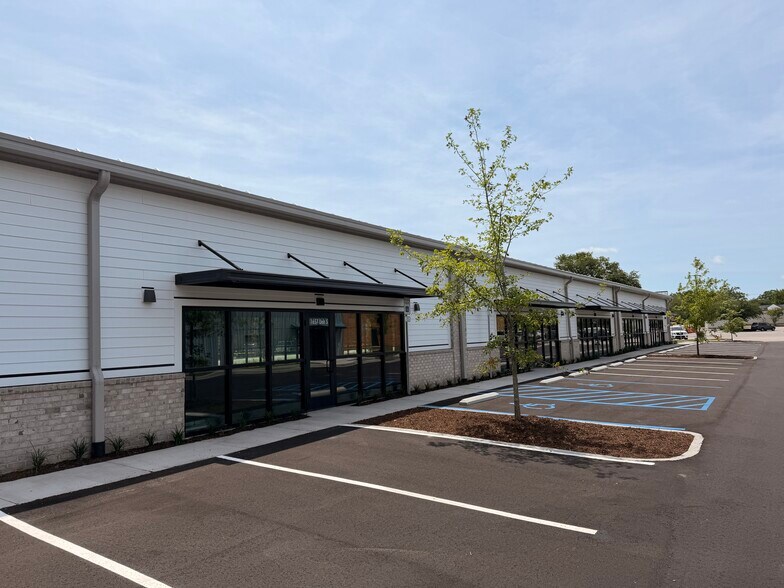 More Photos Of 1657 Ashley Hall Rd, Charleston Storefront Retail Office For Lease