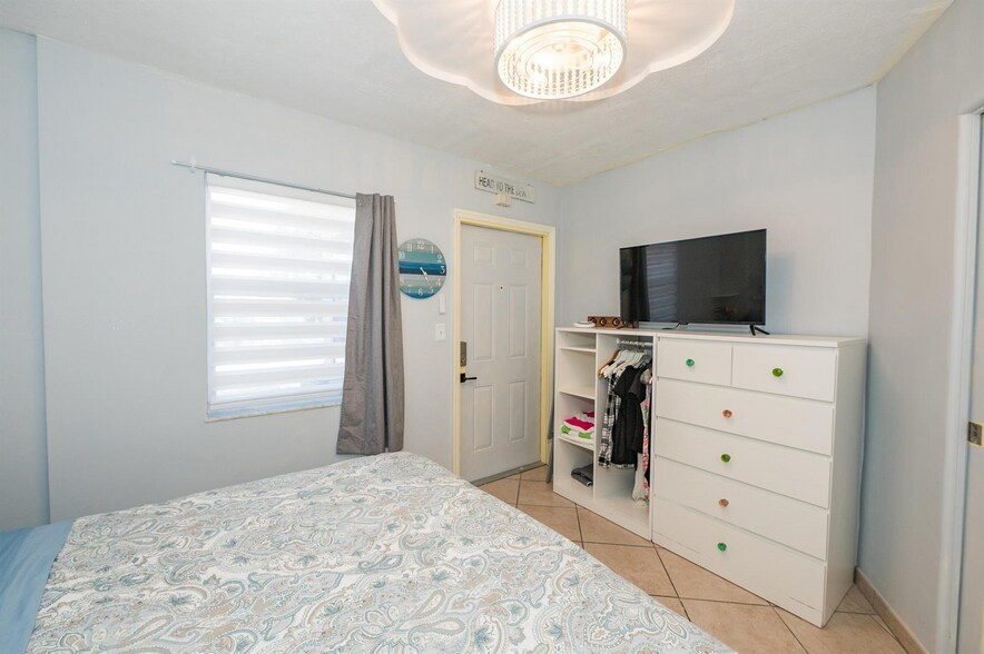 More Photos Of 3401 NE 10th St, Pompano Beach Hotel For Sale