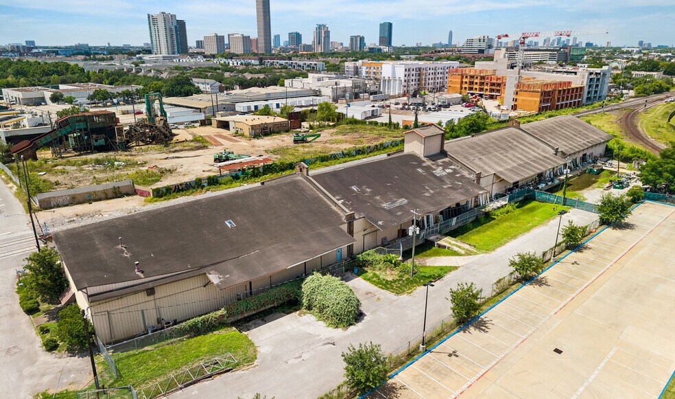 More Photos Of 1200 National St, Houston Warehouse For Sale