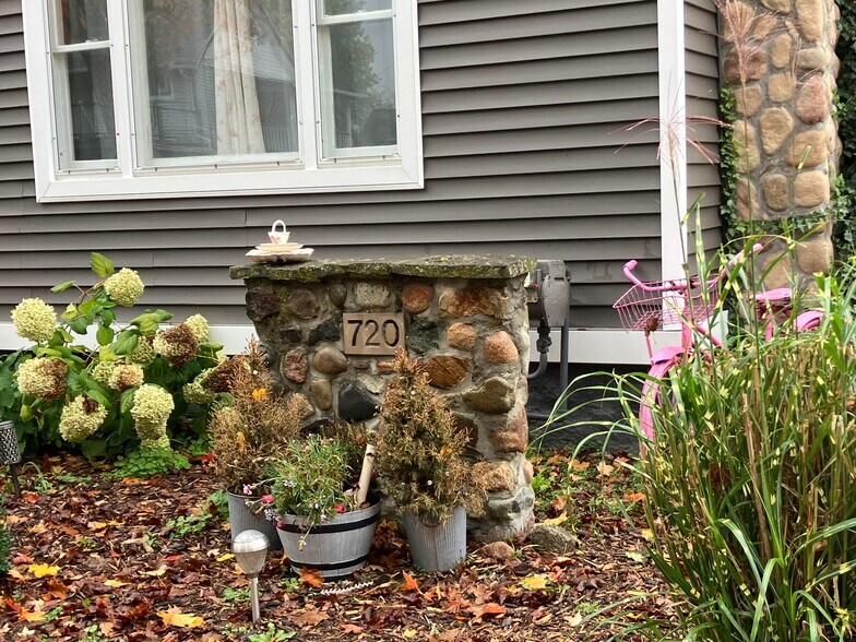 More Photos Of 720 Saint Clair St, Lapeer Apartments For Sale