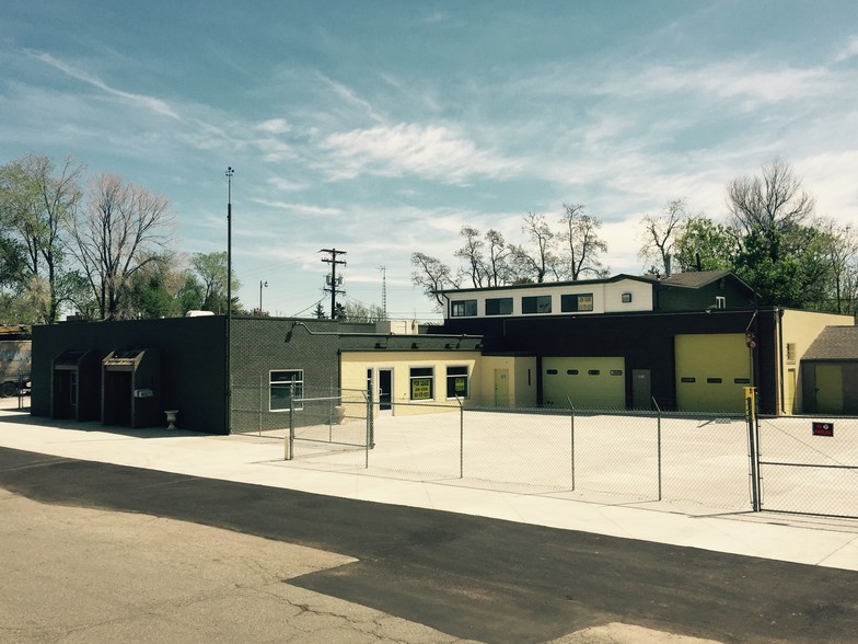 Primary Photo Of 2670 S Delaware St, Denver Manufacturing For Lease
