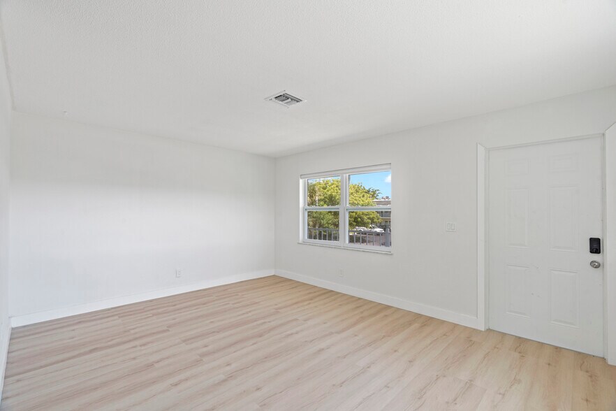 More Photos Of 1150 Carlton Ct, Fort Pierce Apartments For Sale
