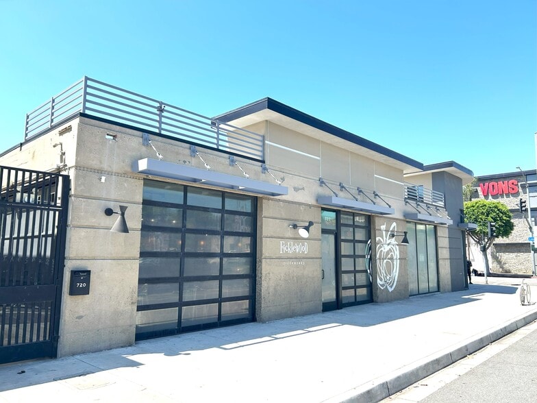 Primary Photo Of 700 E Broadway, Long Beach Restaurant For Sale