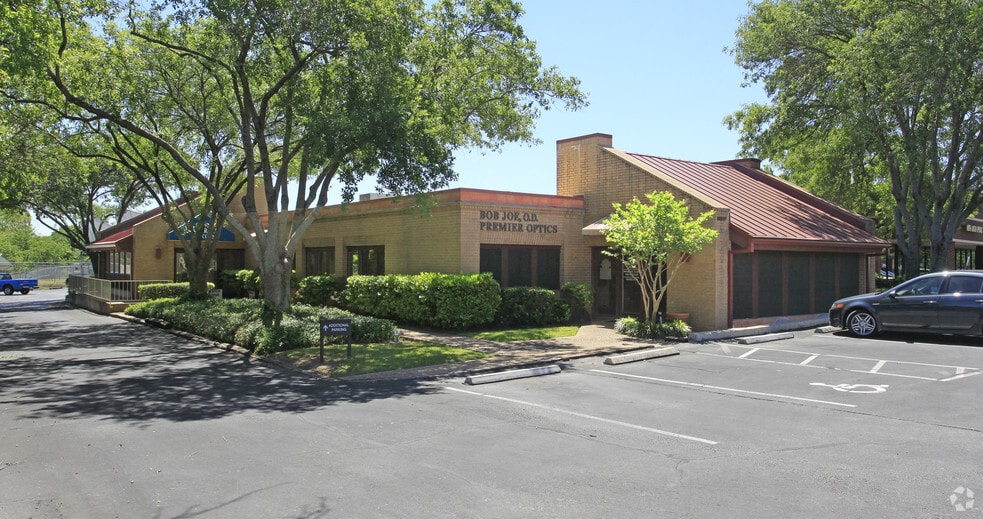 Primary Photo Of 8105 Shoal Creek Blvd, Austin Medical For Sale