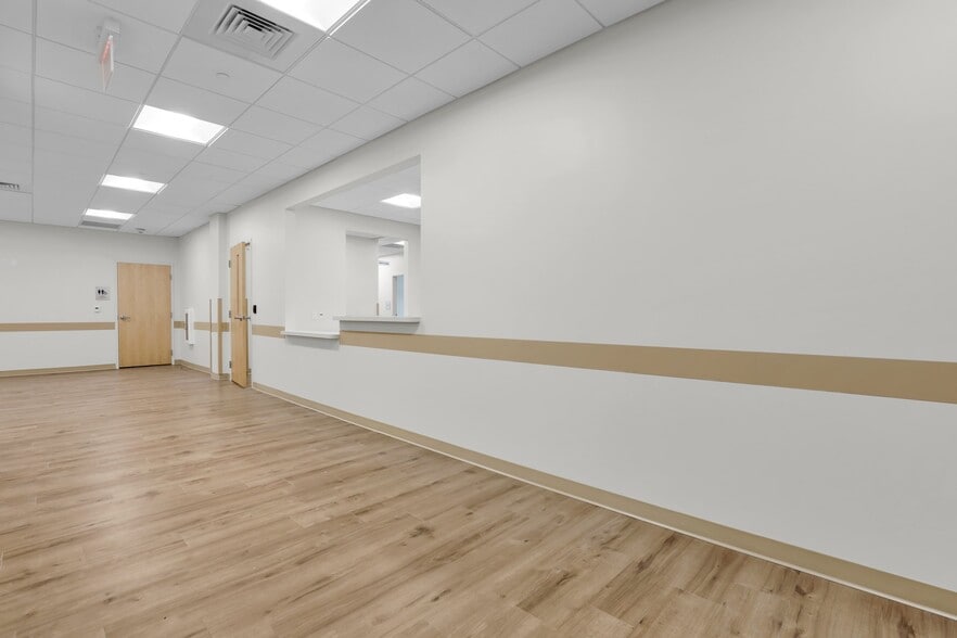More Photos Of Memorial Health Medical Campus, Metts Dr, Savannah Medical For Lease