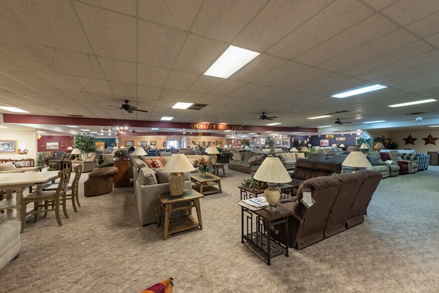 More Photos Of 2515 E Montgomery Pl, Wichita Falls Freestanding For Sale