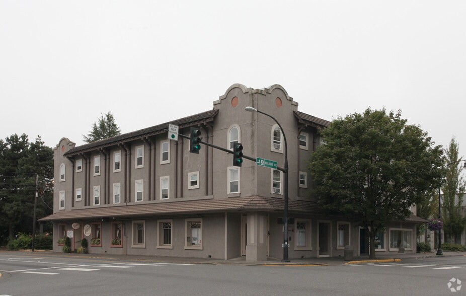 More Photos Of 101-109 W Railroad St, Shelton Apartments For Lease