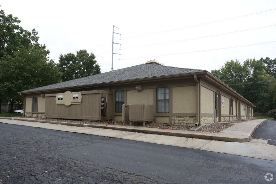 More Photos Of 10600-10628 W 87th St, Overland Park Office For Lease