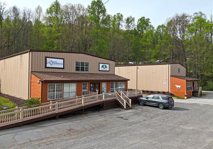 More Photos Of 3196 Highway 515 E, Blairsville Storefront For Lease