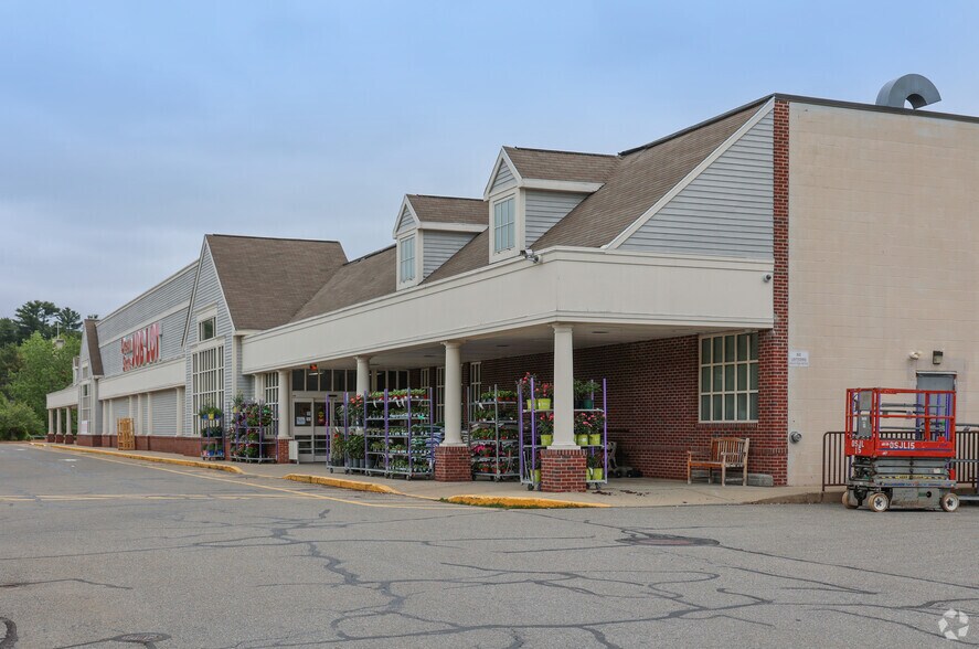 Primary Photo Of 97 Main St, North Reading Supermarket For Sale