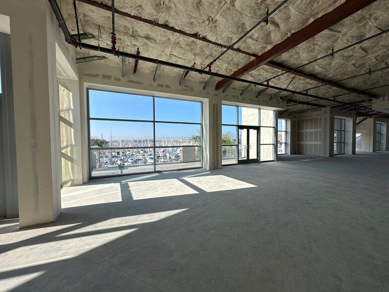 More Photos Of 4625-4635 Admiralty Way, Marina Del Rey Unknown For Lease