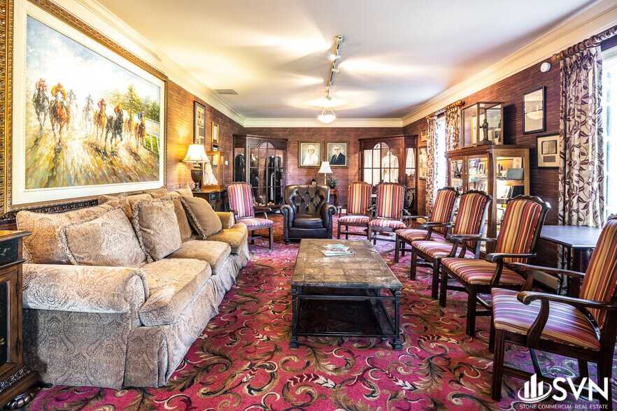 More Photos Of 638 Beaumont Inn Dr, Harrodsburg Hotel For Sale