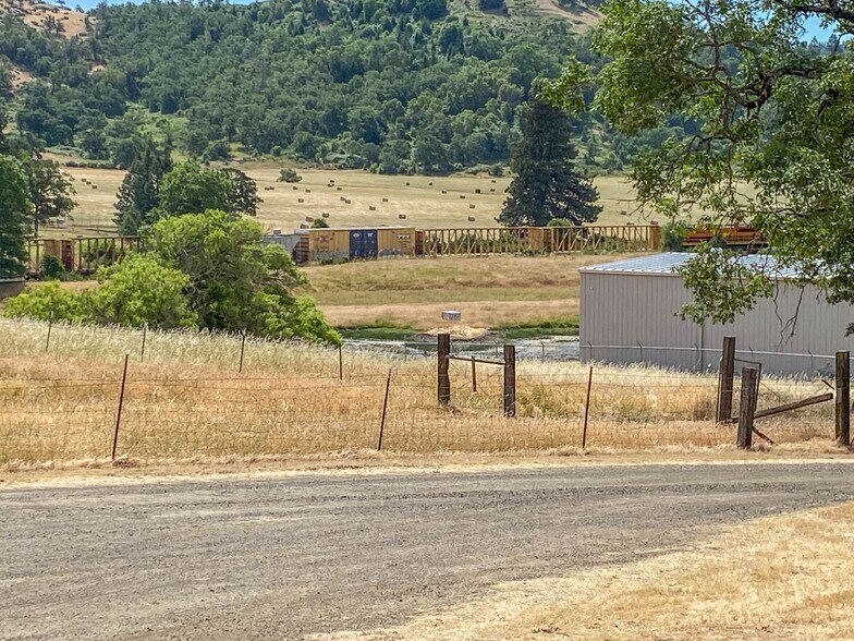 More Photos Of 8017 Old Highway 99 N, Roseburg Distribution For Sale