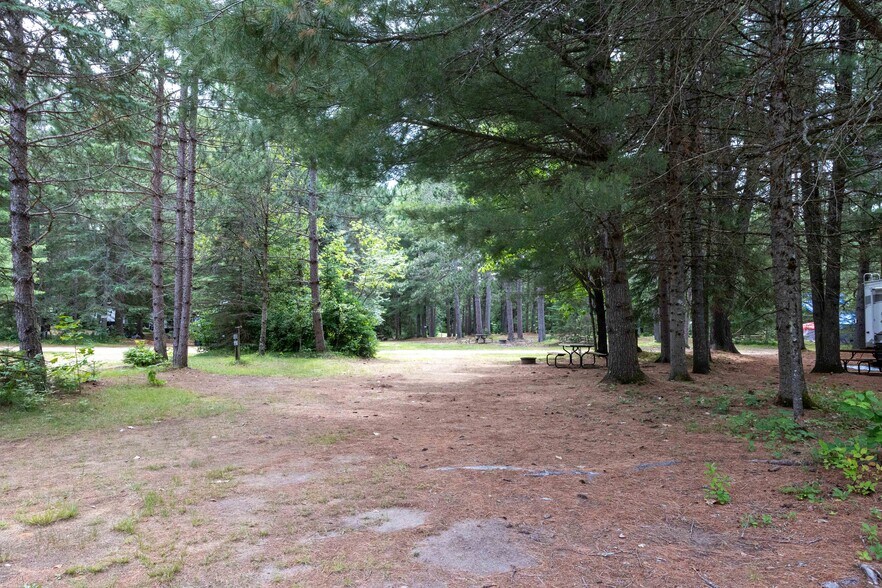 More Photos Of 2883 HWY-60, Dwight Trailer Camper Park For Sale