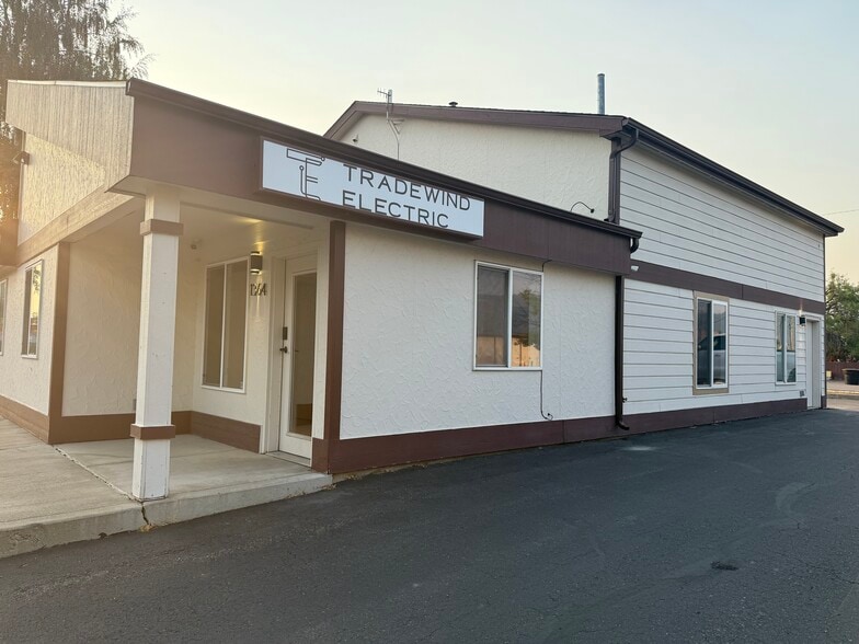 Primary Photo Of 1364 Airport Rd, Kalispell Office For Lease