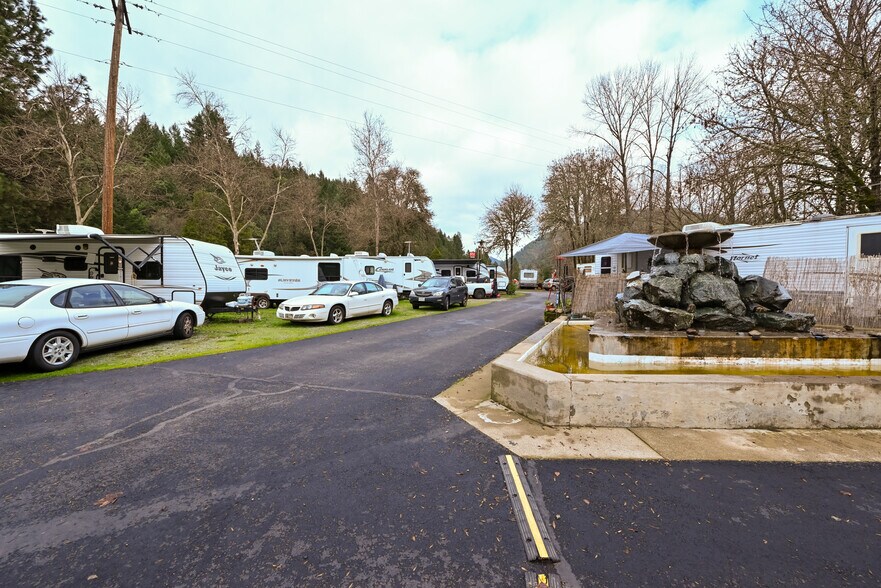 More Photos Of 999 Old Highway 99, Wolf Creek Specialty For Sale