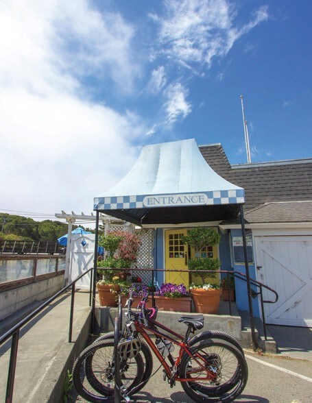 More Photos Of 200 Shoreline Hwy, Mill Valley Restaurant For Lease