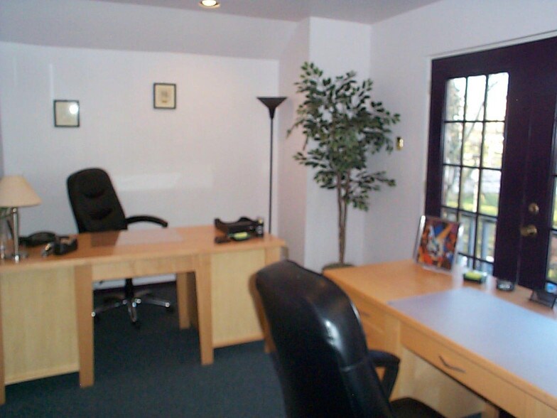 More Photos Of 2 Mystic Ln, Malvern Office For Sale