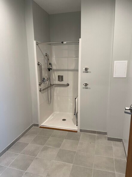 More Photos Of 1914 W Morehead St, Charlotte Office For Sale