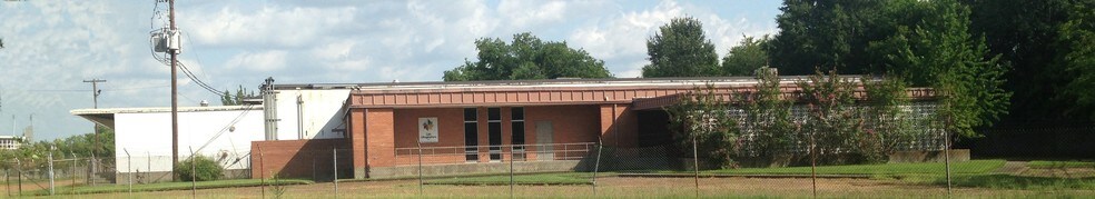 More Photos Of 755 Stonewall St, Jackson Flex For Sale