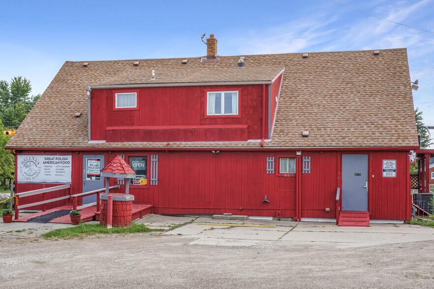More Photos Of 6005 Marine City Hwy, Cottrellville Township Convenience Store For Sale