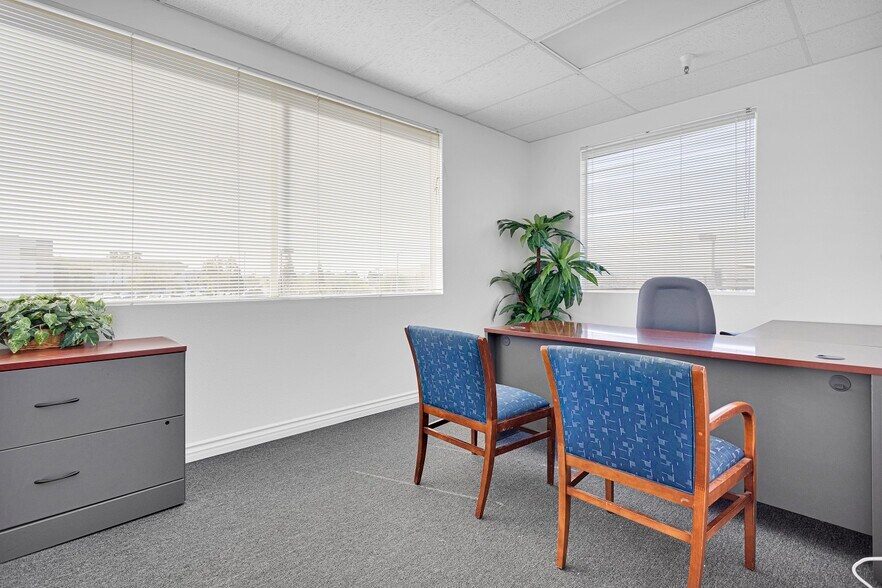 More Photos Of 15490 Civic Dr, Victorville Office For Lease