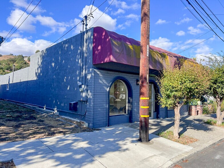 More Photos Of 1616 Alhambra Ave, Martinez Storefront For Lease