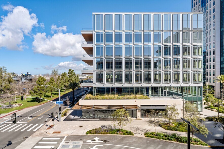 More Photos Of 937 N Harbor Dr, San Diego Unknown For Lease