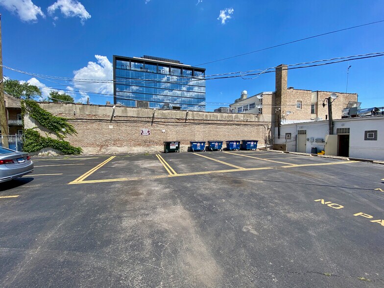 More Photos Of 5000 N Broadway St, Chicago Restaurant For Lease