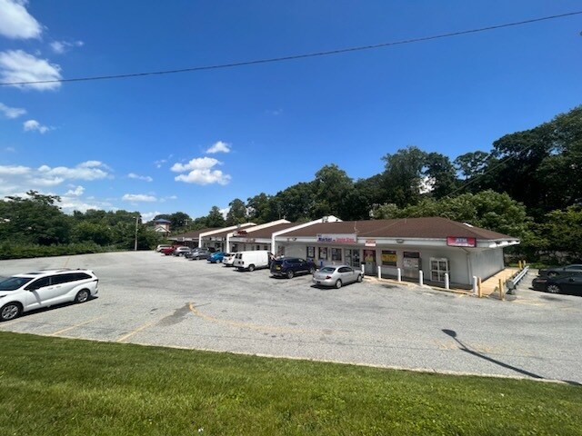 More Photos Of 2300-2314 Carpenter Station Rd, Wilmington Storefront For Sale