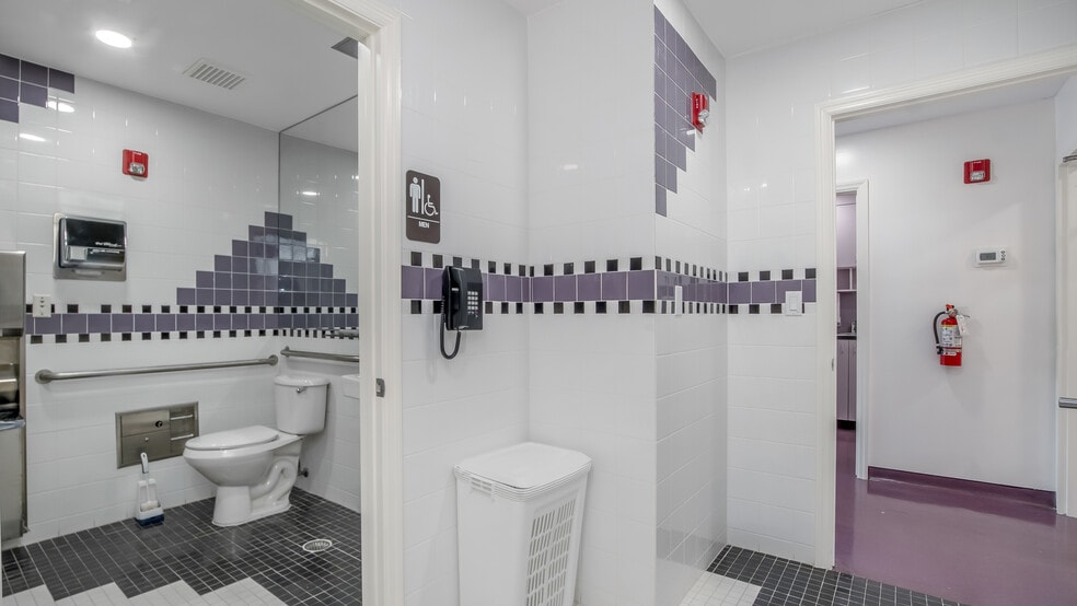 More Photos Of 7777 N University Dr, Tamarac Medical For Sale