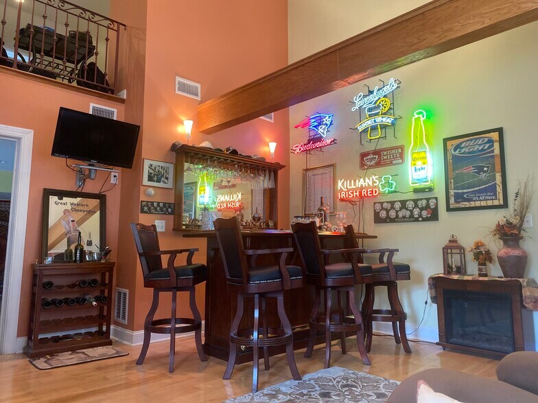 More Photos Of 1454 Grafton St, Worcester Light Manufacturing For Lease