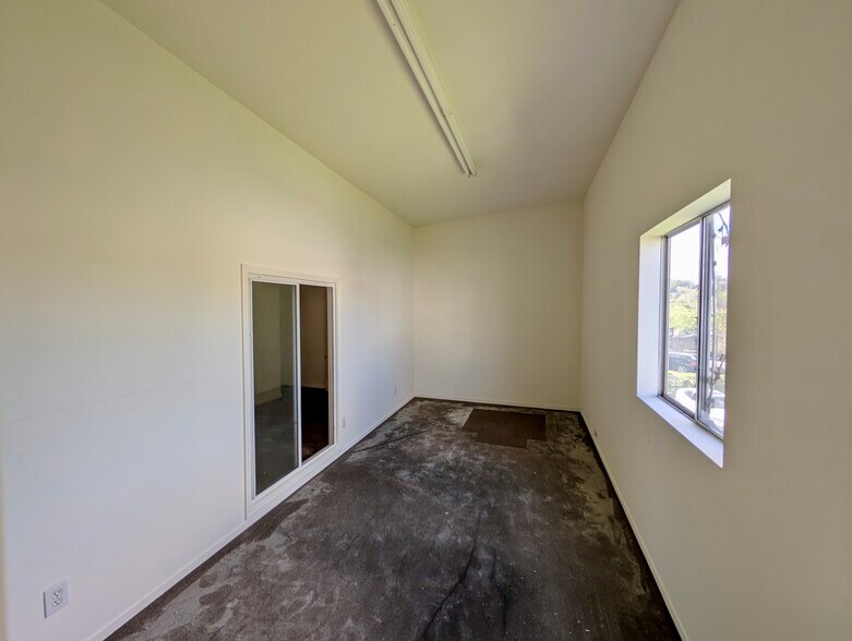 More Photos Of 3439-3443 Fruitvale Ave, Oakland Storefront For Sale