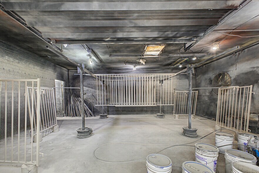More Photos Of 6819 N 55th Dr, Glendale Warehouse For Lease