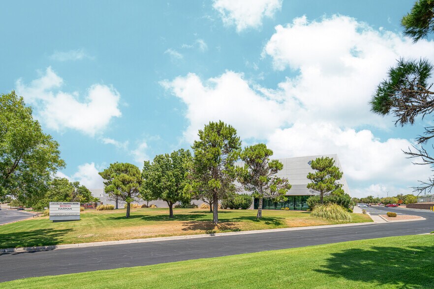 More Photos Of 11970 Pellicano Dr, El Paso Warehouse For Lease