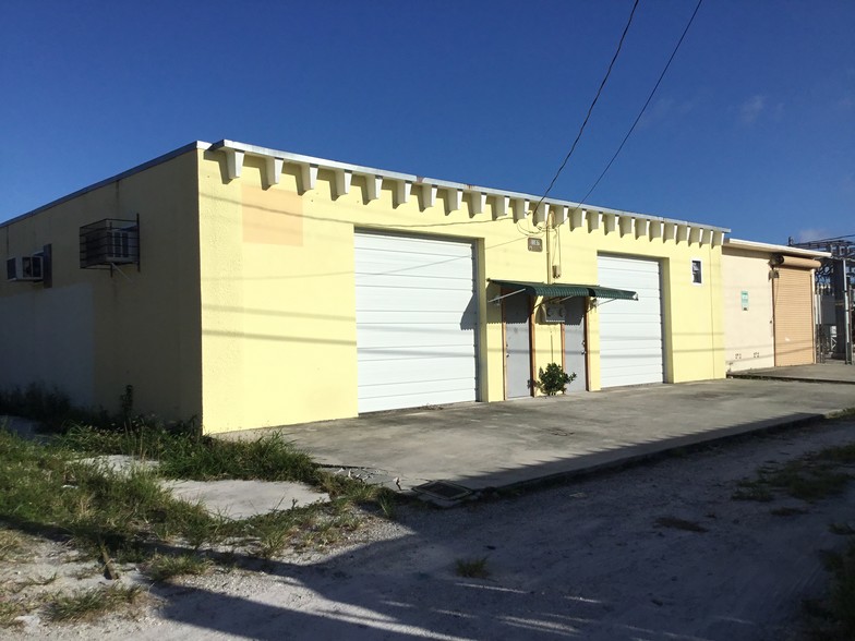 Primary Photo Of 1107 1st Ave S, Lake Worth Warehouse For Lease