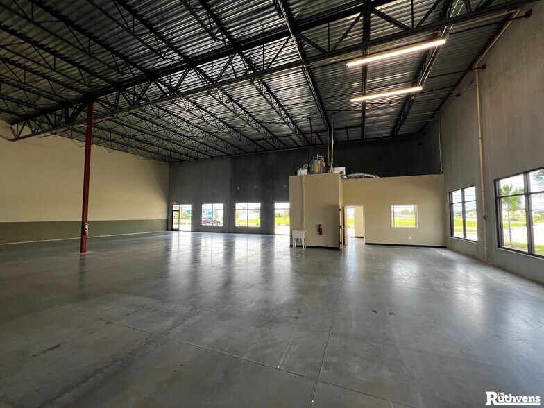 More Photos Of 3625 Jones Industrial Dr, Lakeland Unknown For Lease