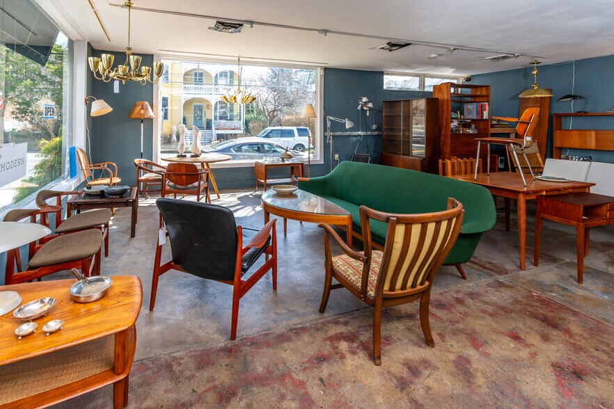 More Photos Of 99 S Main St, Lambertville Storefront For Sale