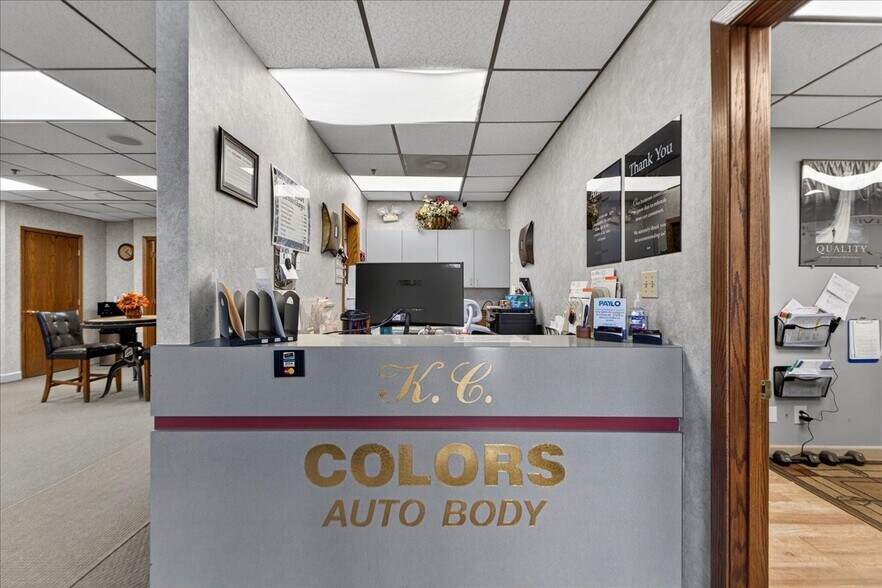 More Photos Of 2005-2007 W 103rd Ter, Leawood Service For Sale